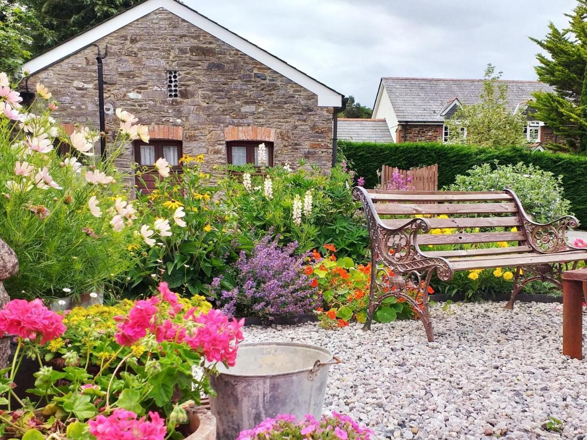 Lobhill Farmhouse Bed And Breakfast And Self Catering Accommodation Okehampton Exterior foto